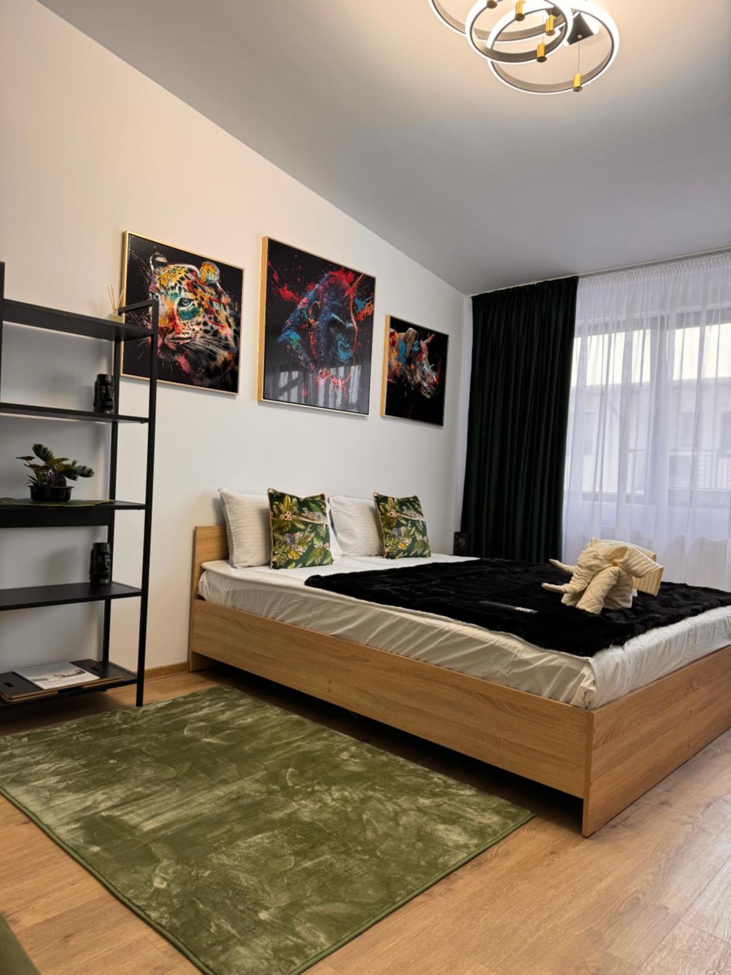 Jungle Loft Appartement Suceava Buitenkant foto